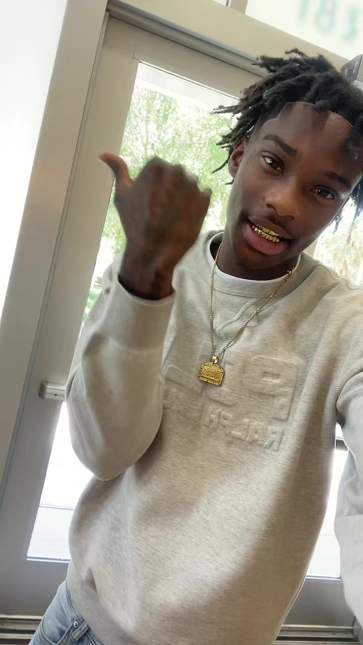 @Goldmouthlilmari💕