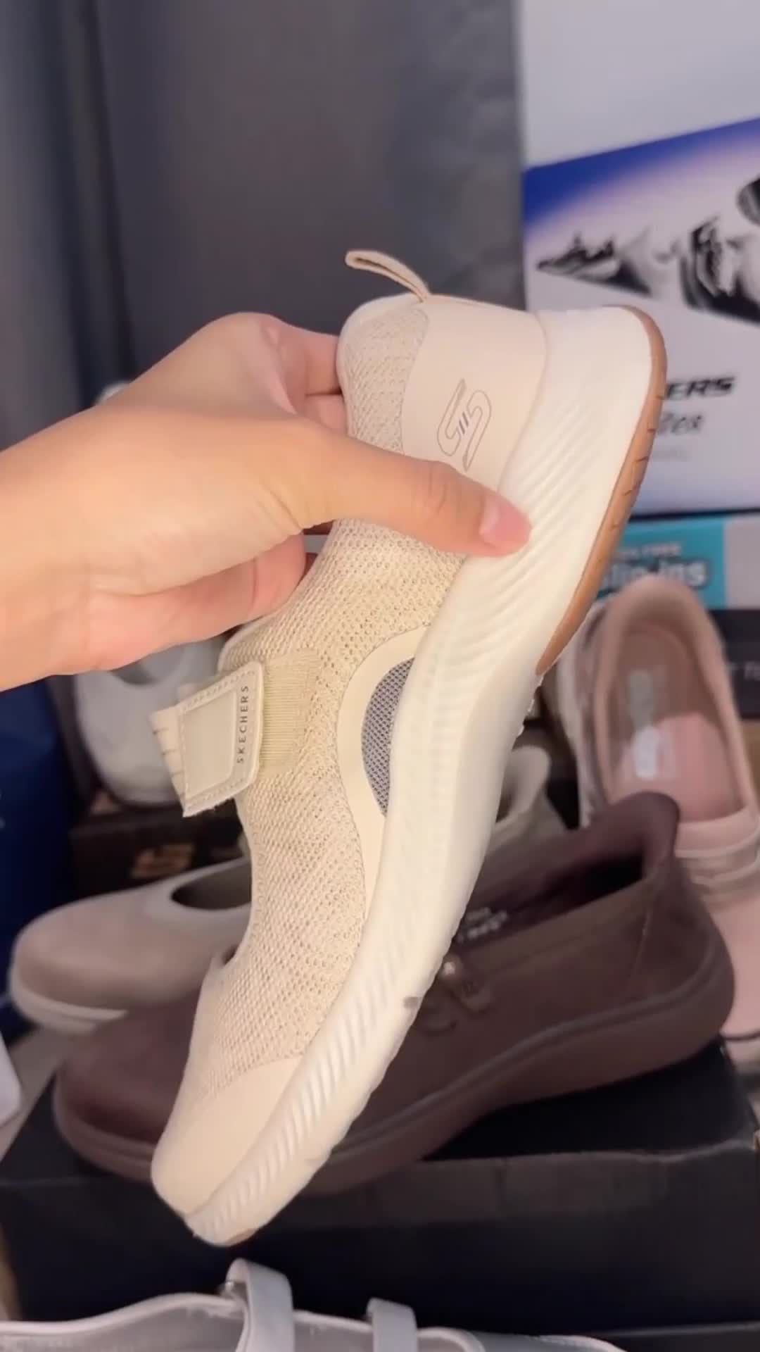 @K.S6titchSkechers