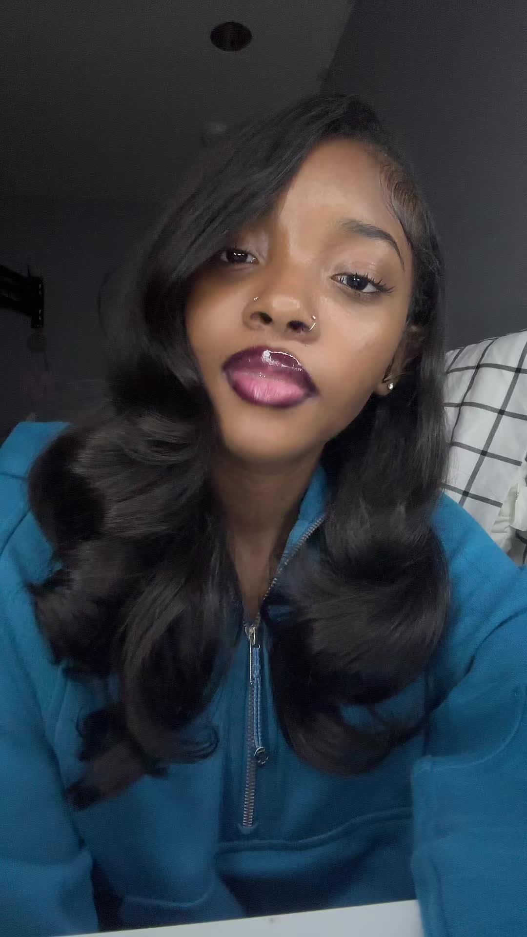 @moraa.