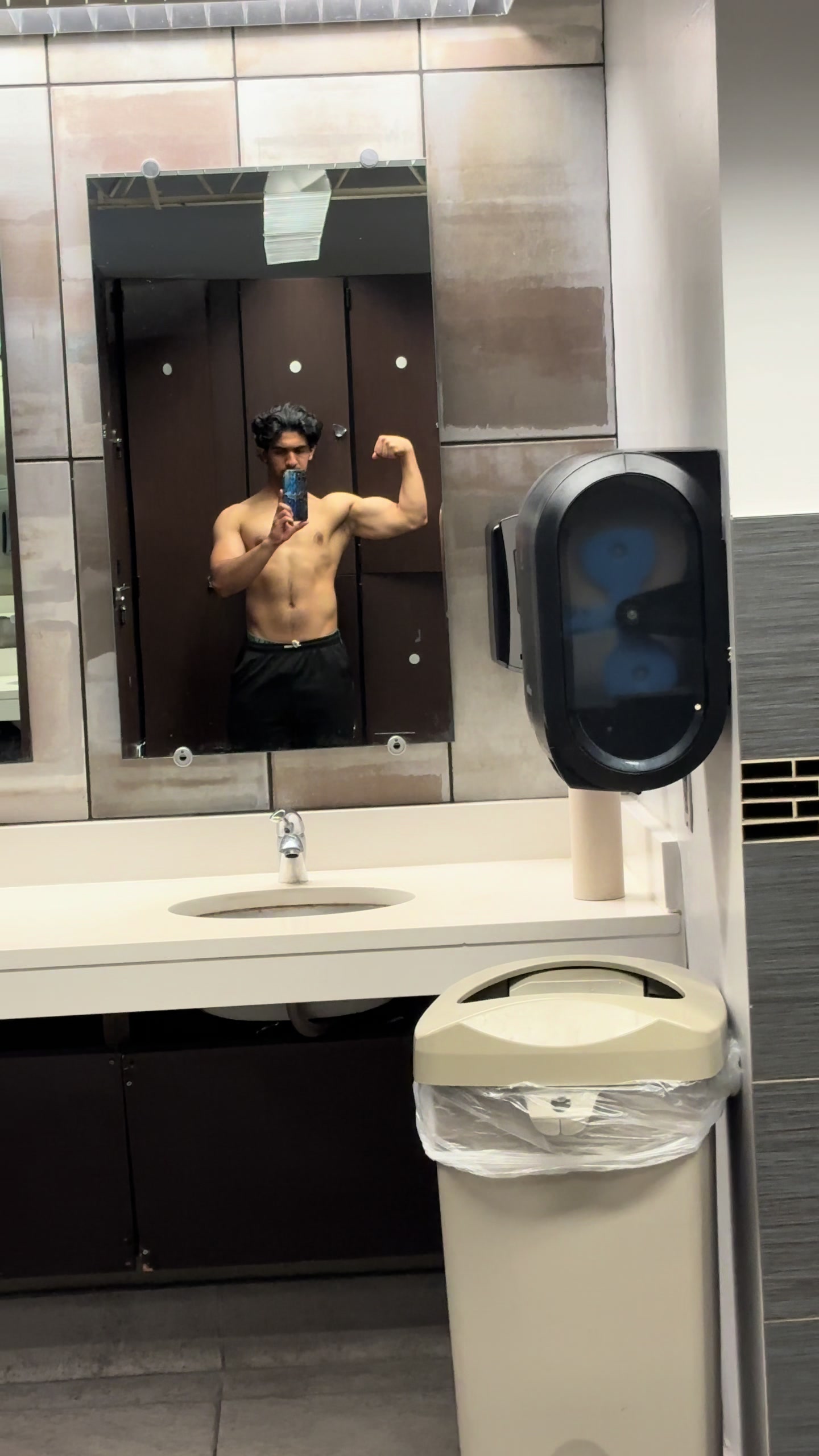 @Physique by sho