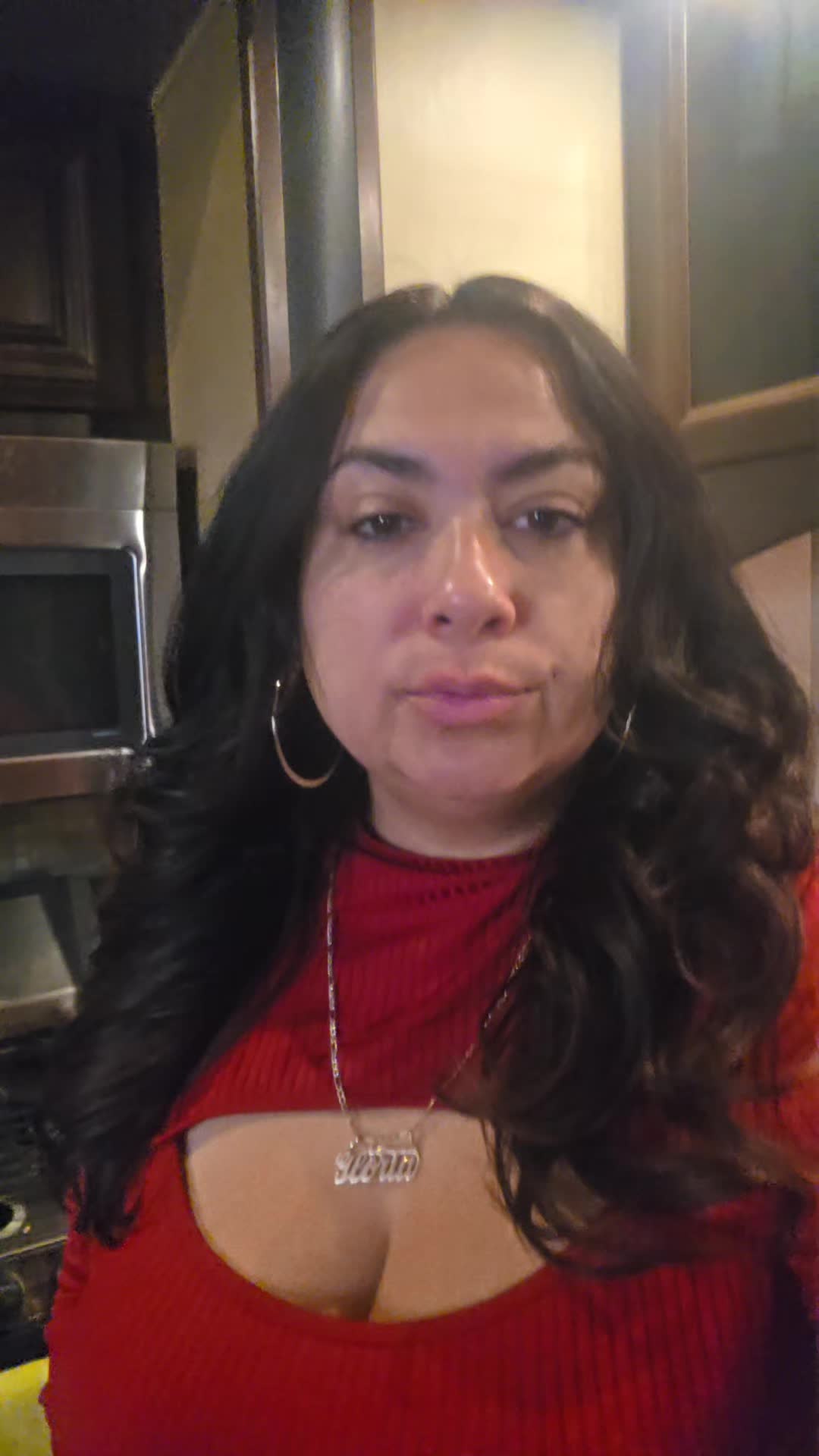 @MALA NI BUENA NI SANTA