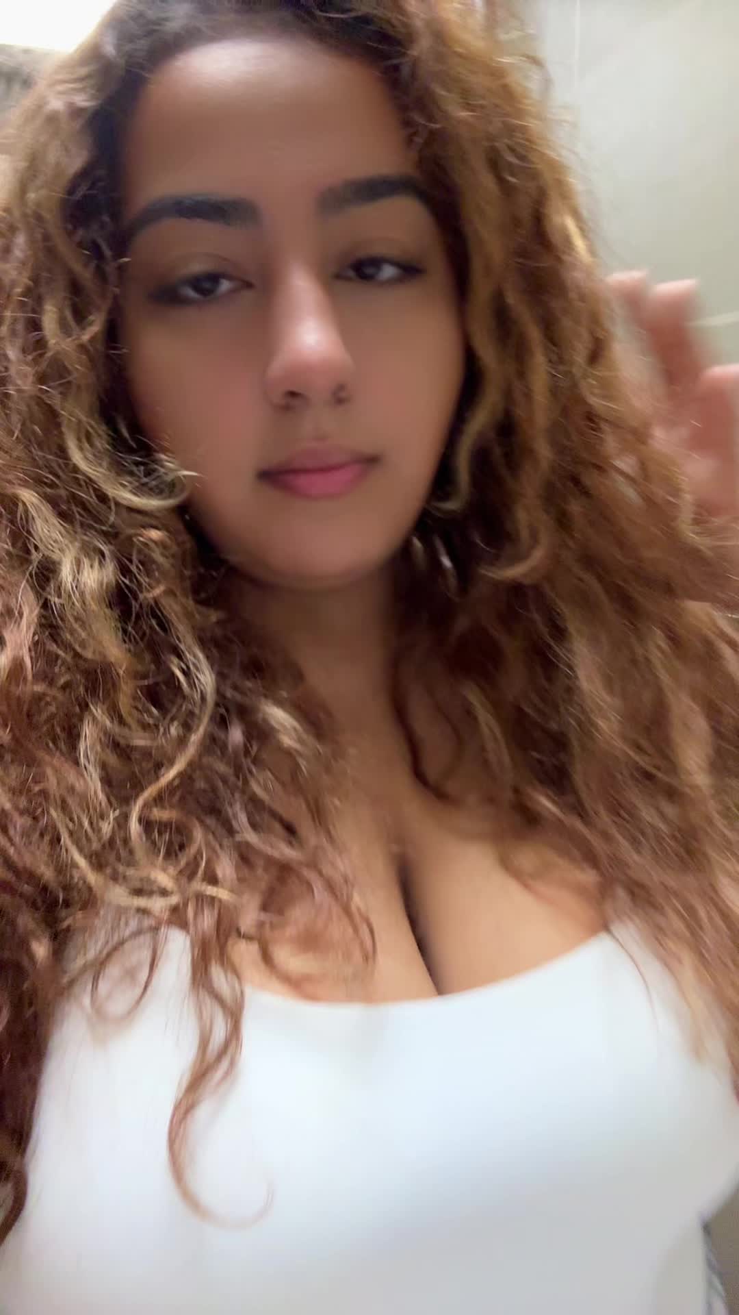 @NotAriannaDenise