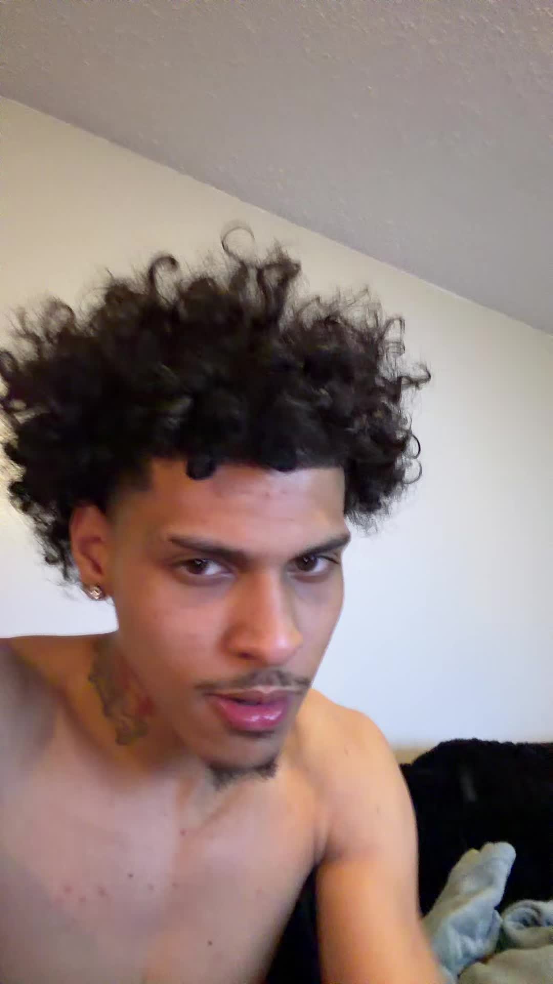 @Kenny&yuml;🧟&zwj;♂️