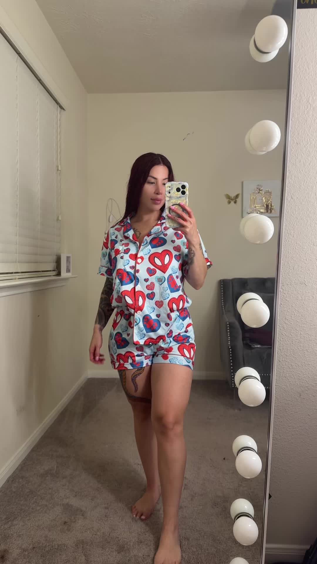 @NikkiV