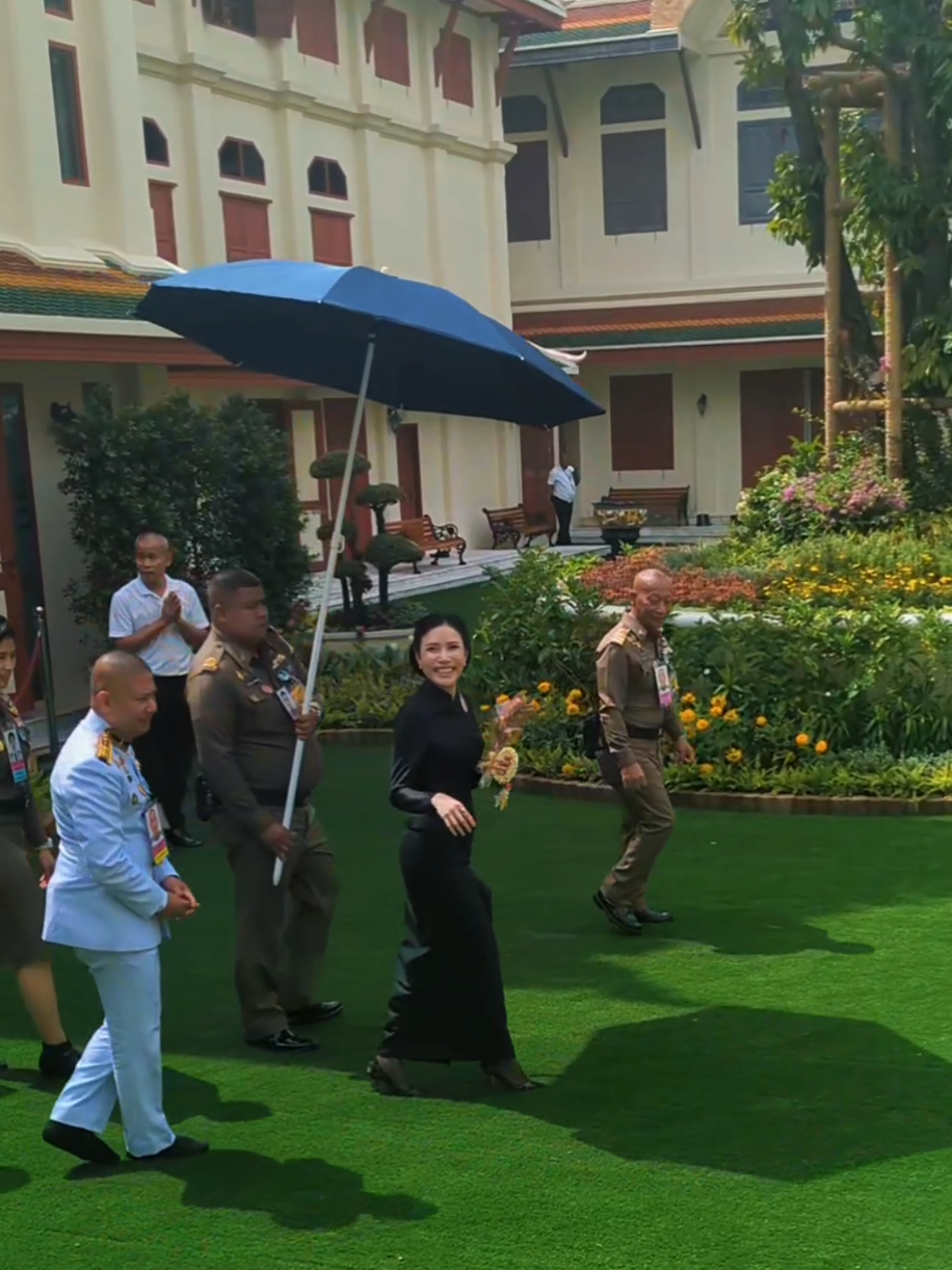 @รักเจ้าคุณพระ "สินีนาถ"