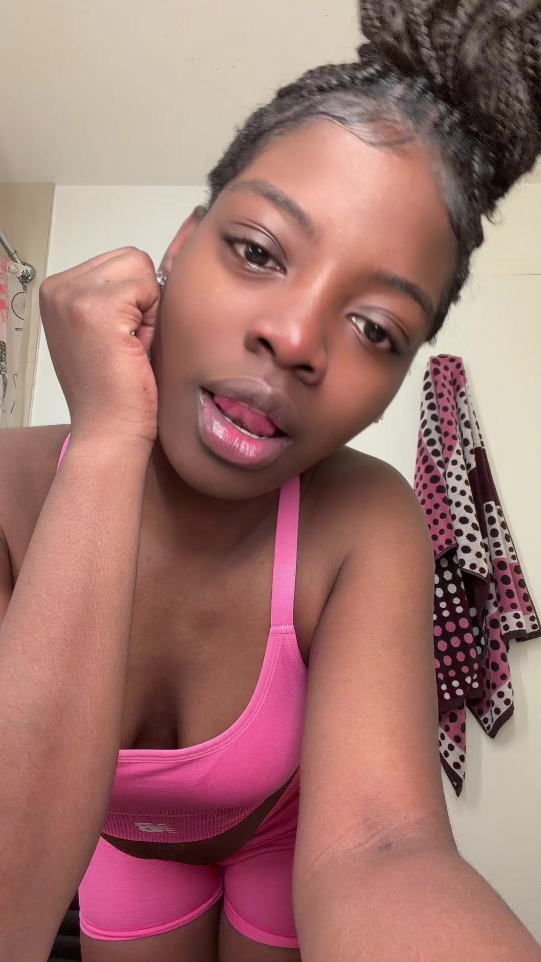 @AfriiLee