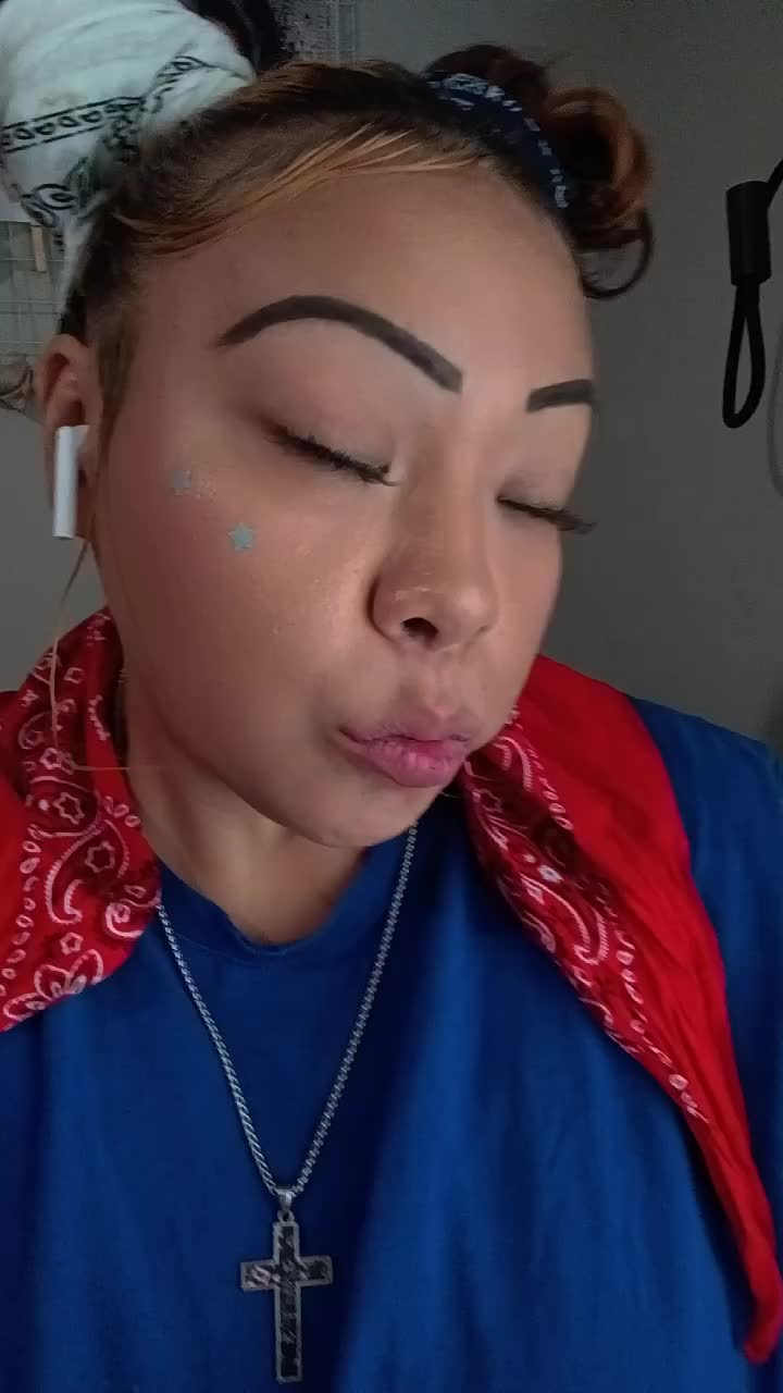 @Lala2Savage