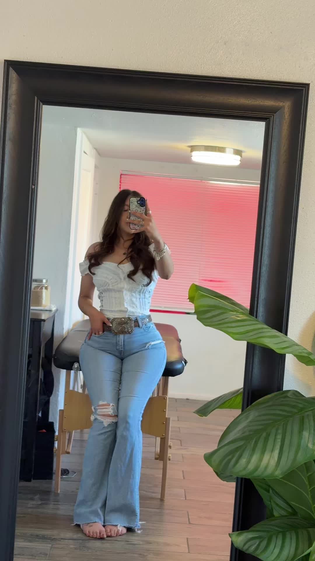 @Abril Jurado