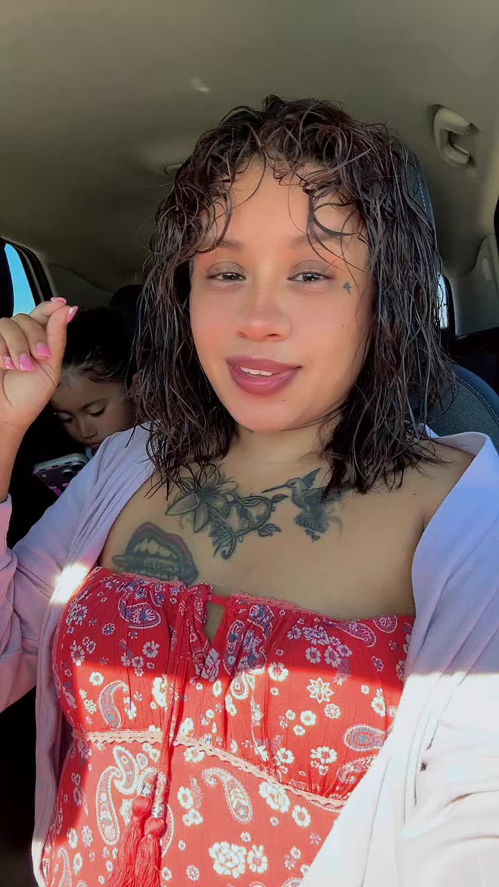 @lalalopez