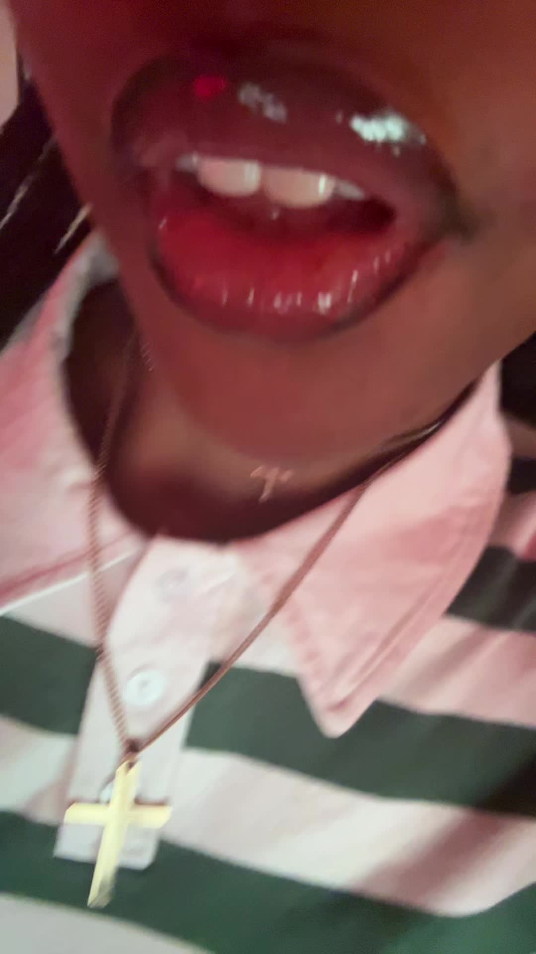 @⃟
