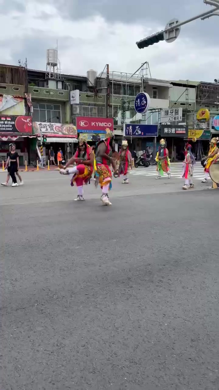 @YJ.