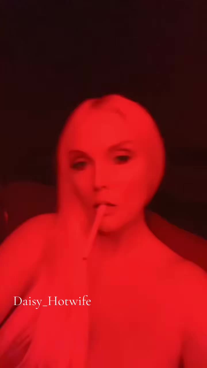 @Daisy Hotwife