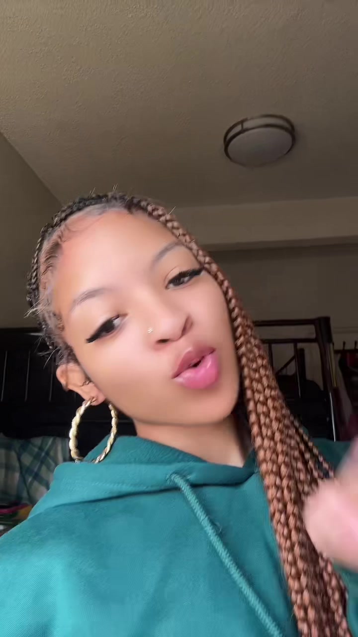 @thaonlyygirlyy