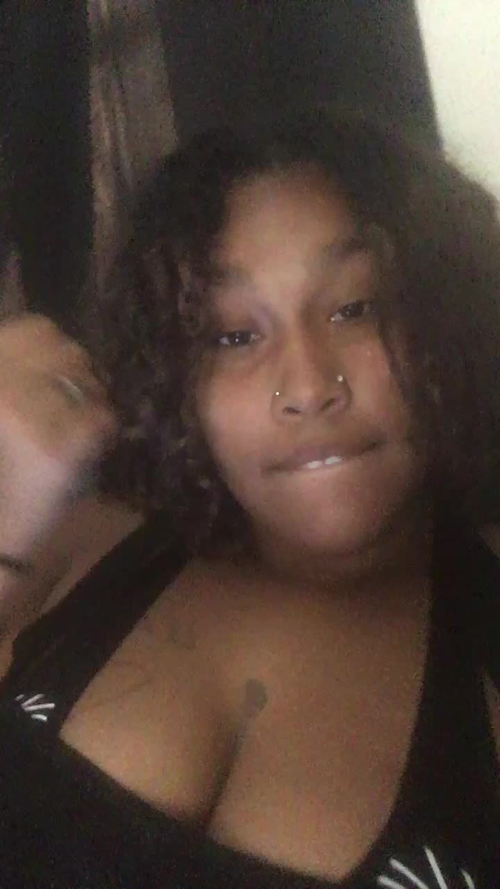 @prettylittleredthang_