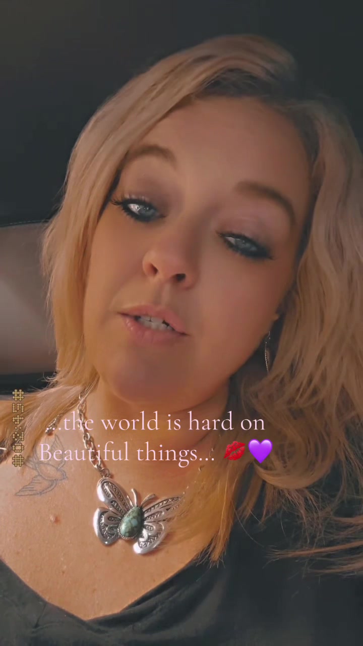 @Kayrae💜🦋