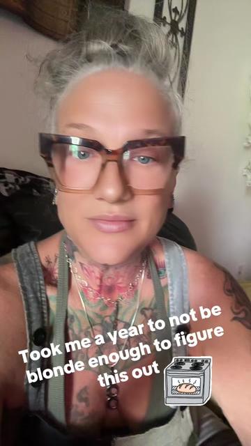 @Leighna Queen of Trolls 🧌