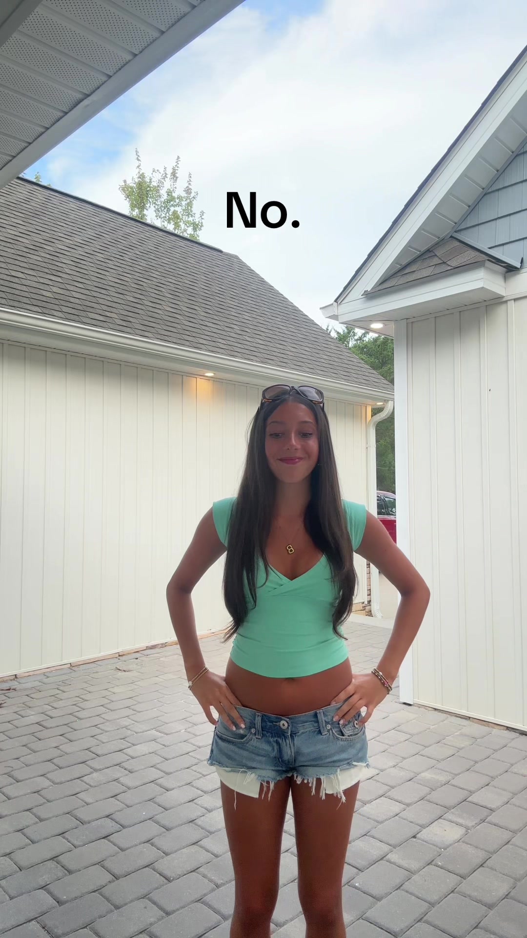 @bella