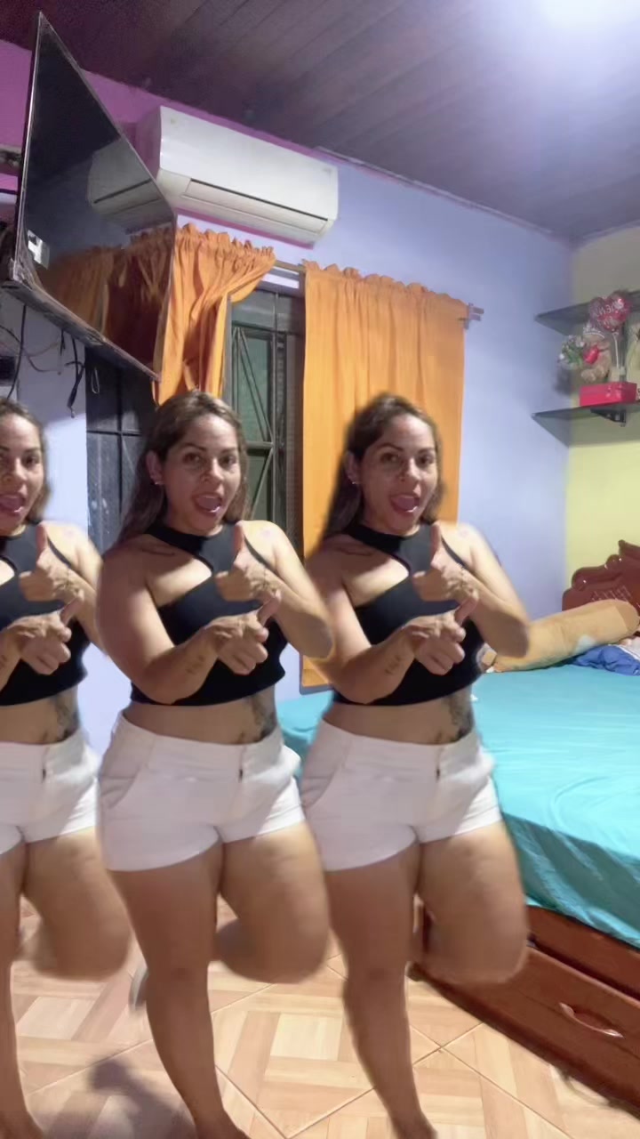@Mía Gia 🌈🩷💜