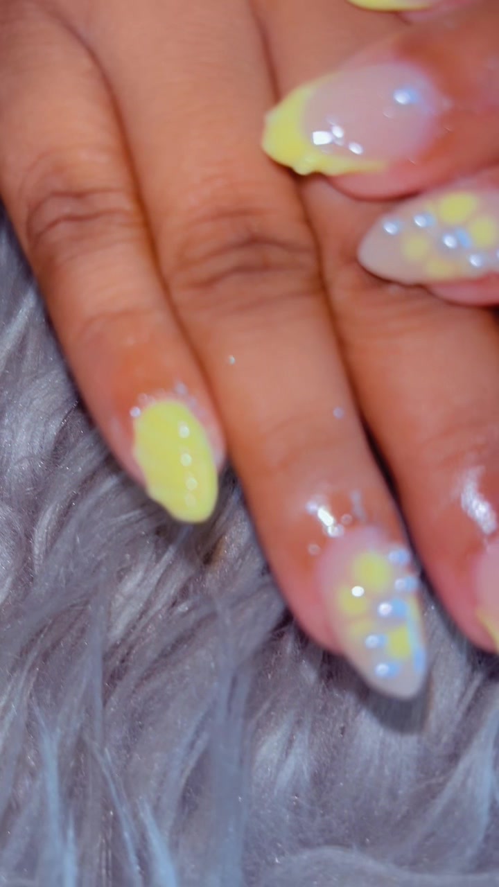 @TIPSY TURVY NAILS AND LASHES