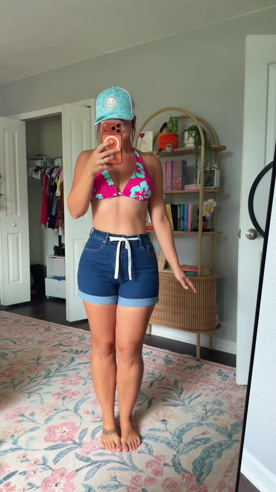 @momwithaplot