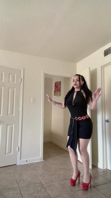 @Lesbi Mejía