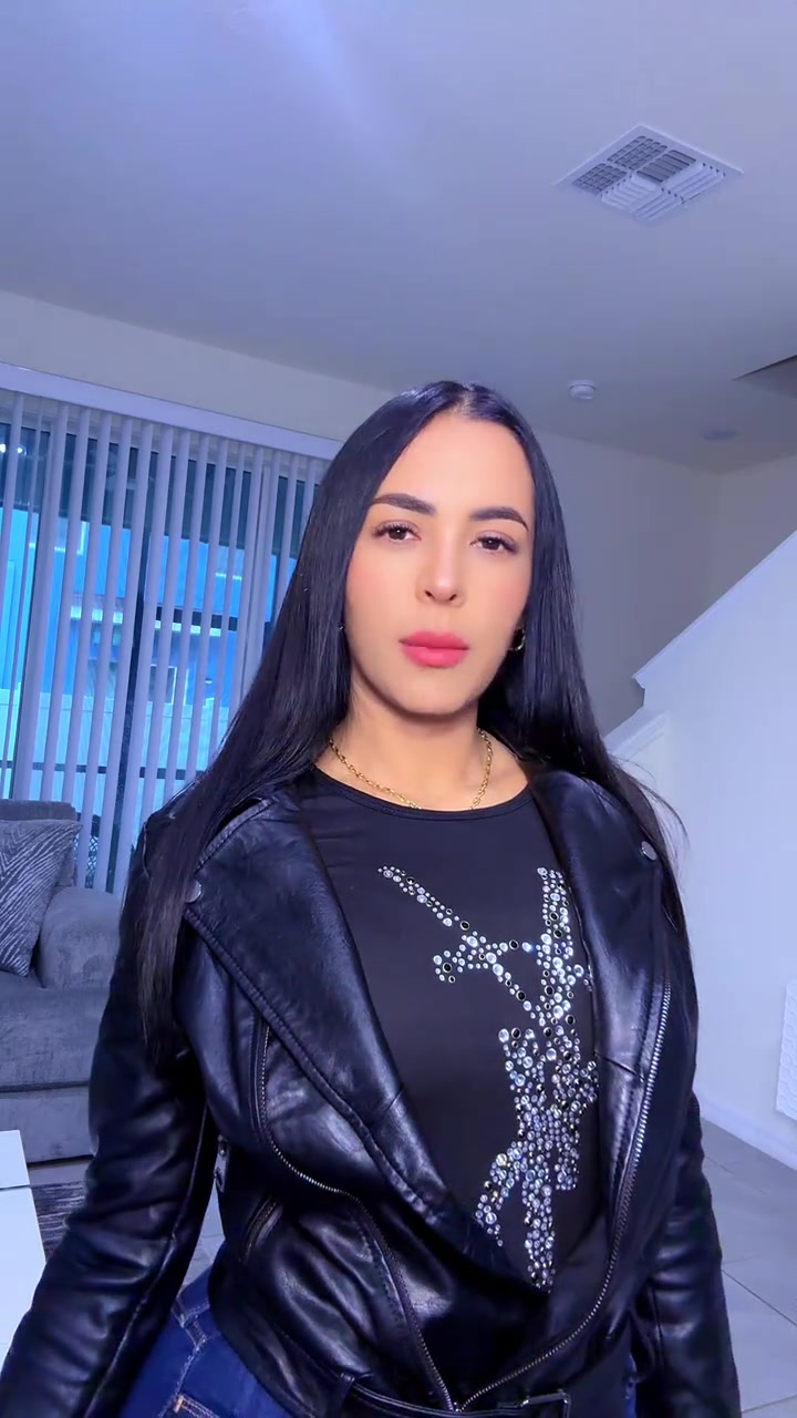 @greyskelly