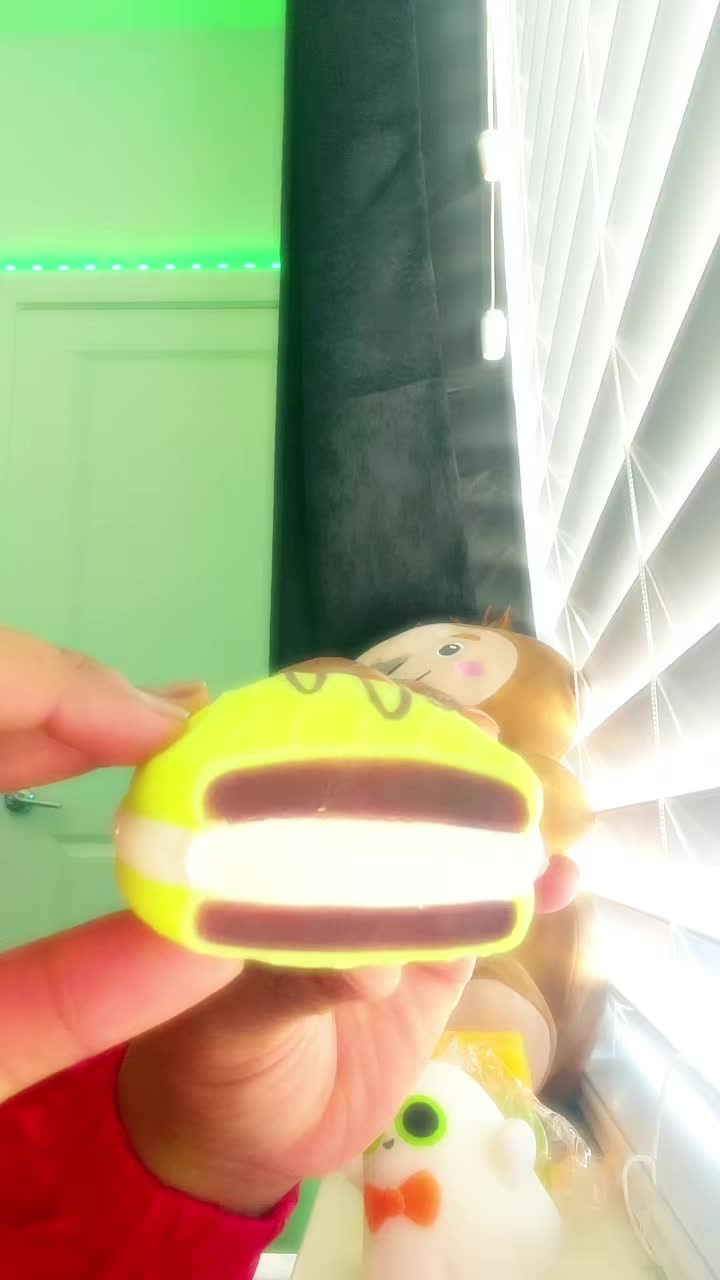 @Ari Squishies 💞