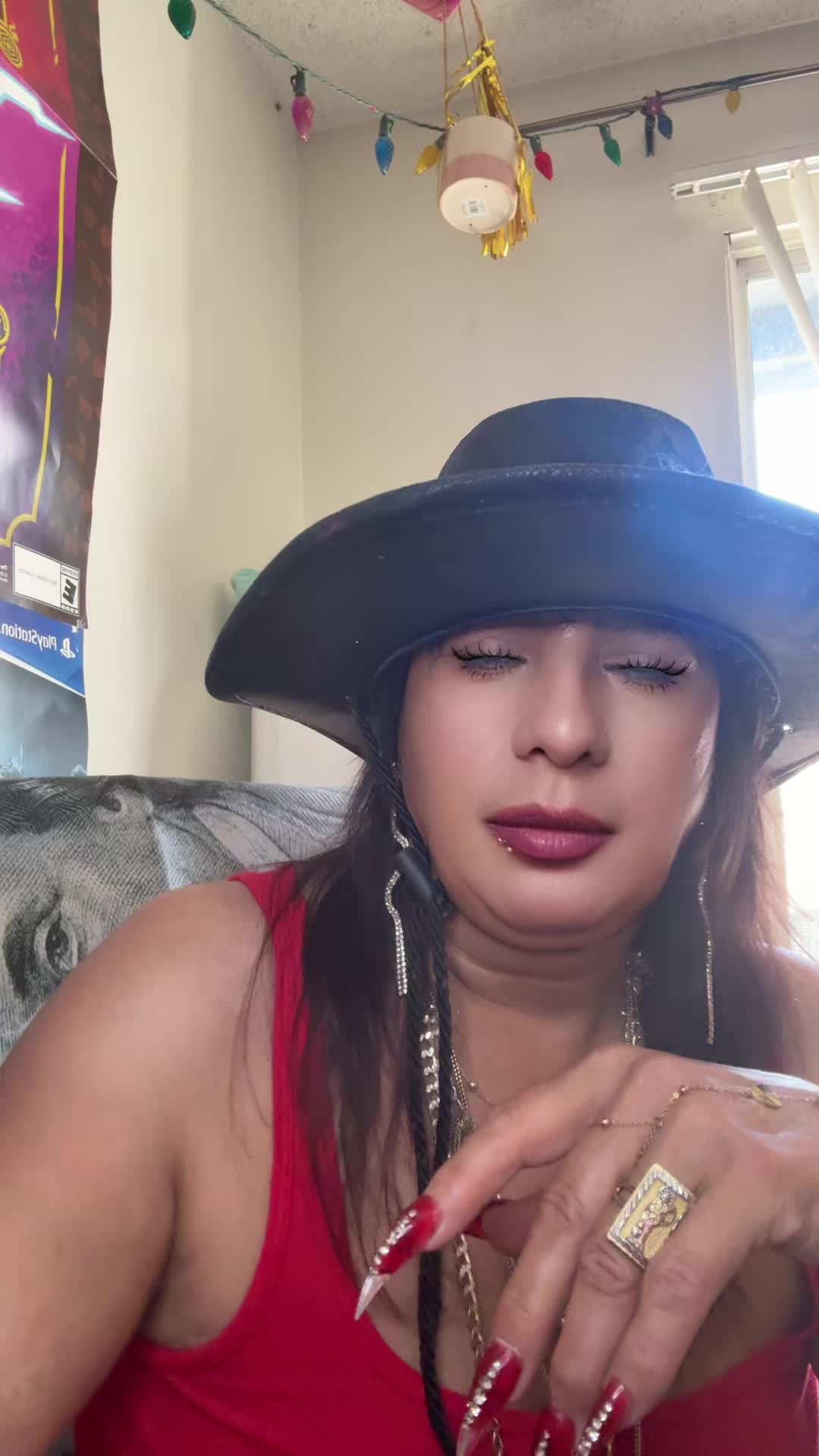 @Roxana Saracay