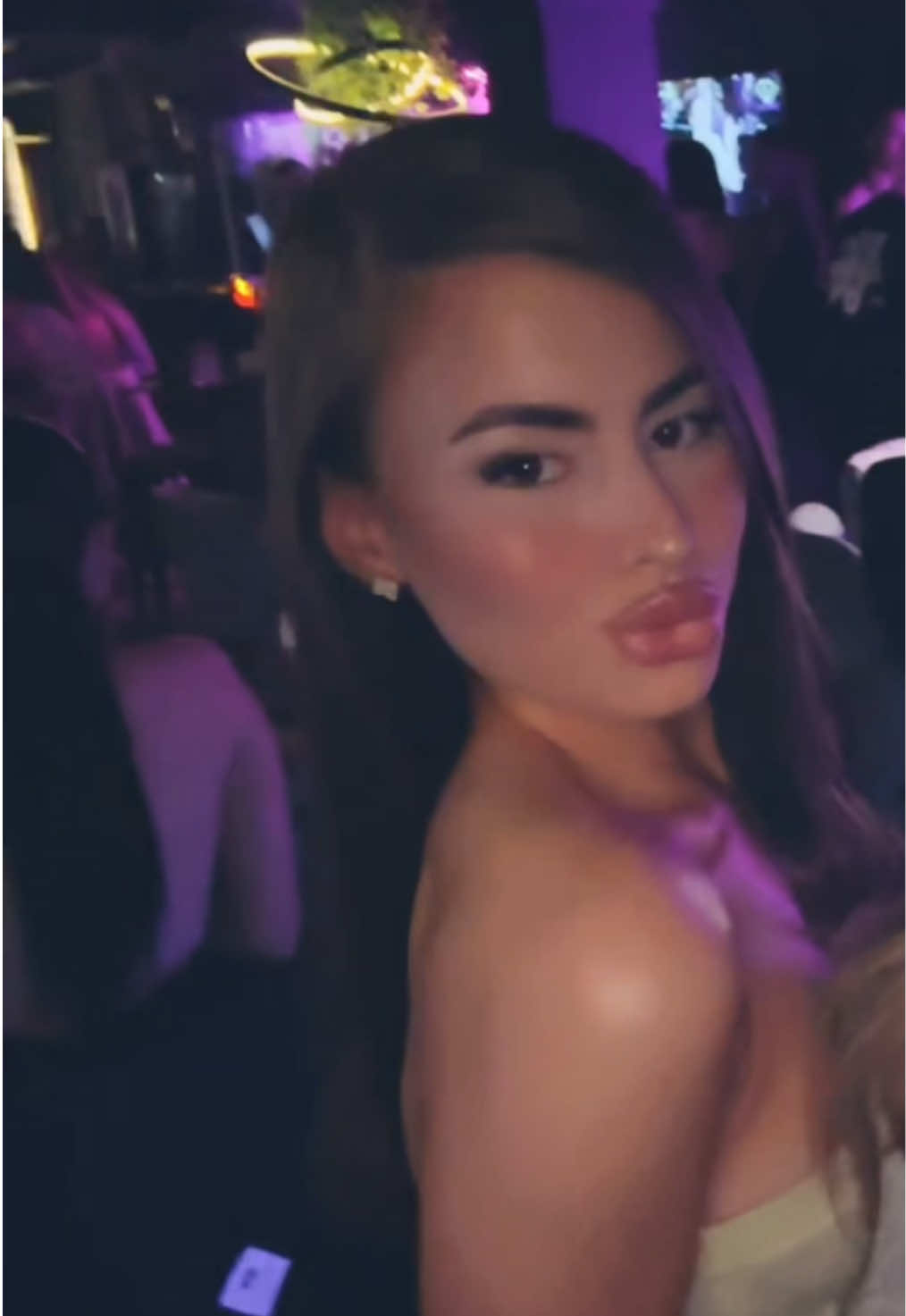 @Luna