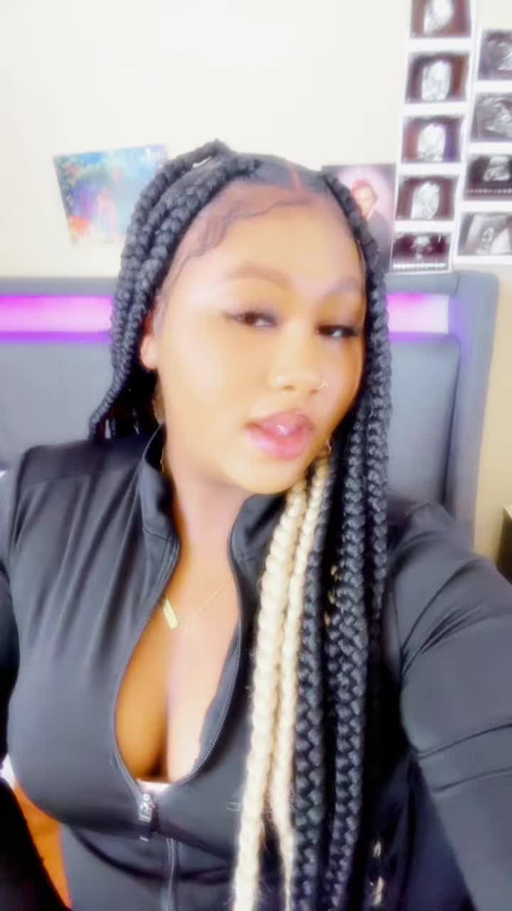 @𝐒𝐢𝐦𝐩𝐥𝐲𝐊𝐚𝐲𝐥𝐚🌸