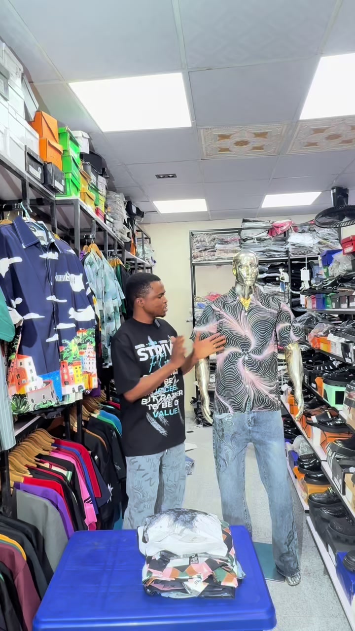 @BIGGEST TSHIRTWAREHOUSE IN IBD