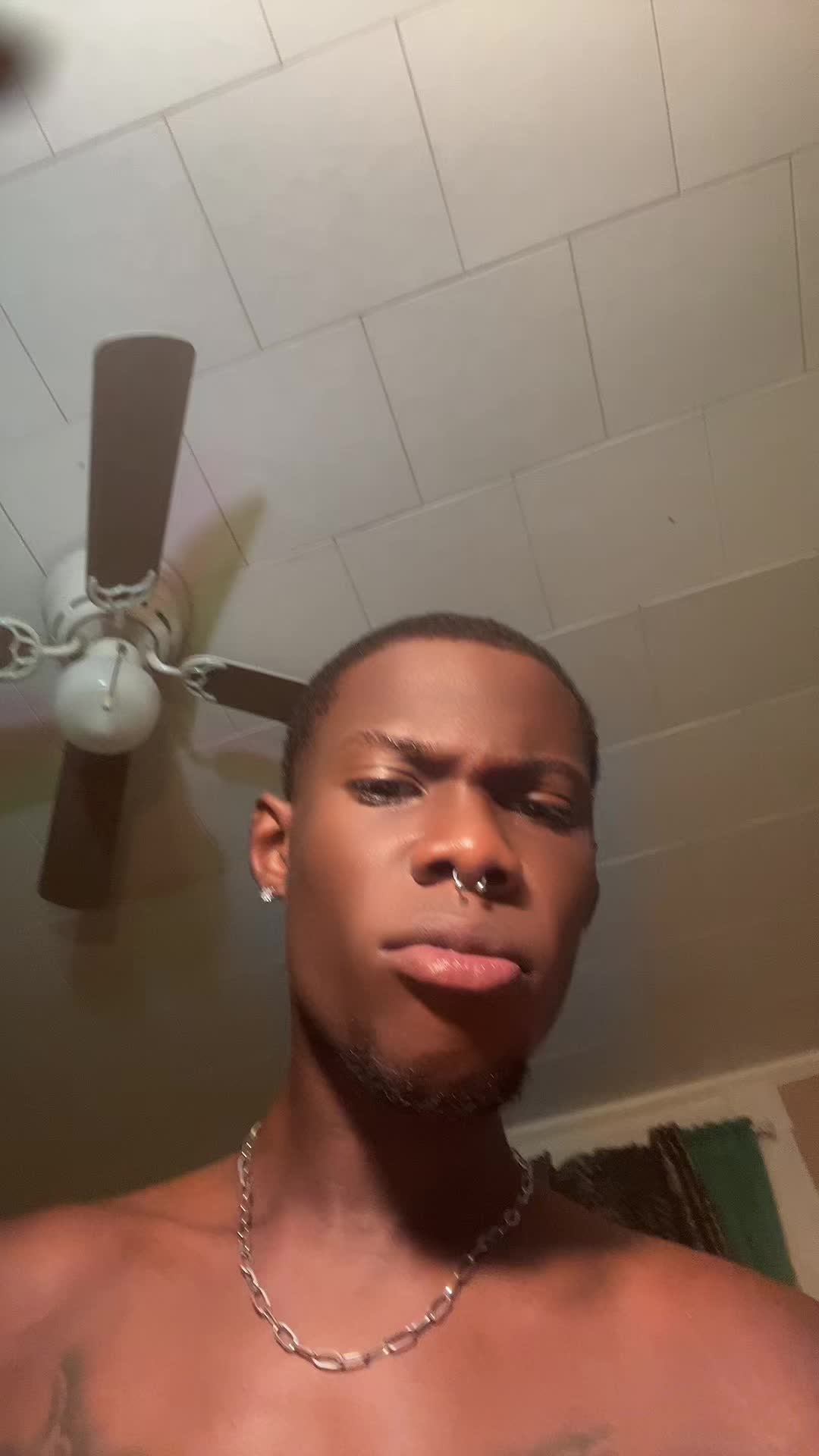 @Insta: @fineaxxmike