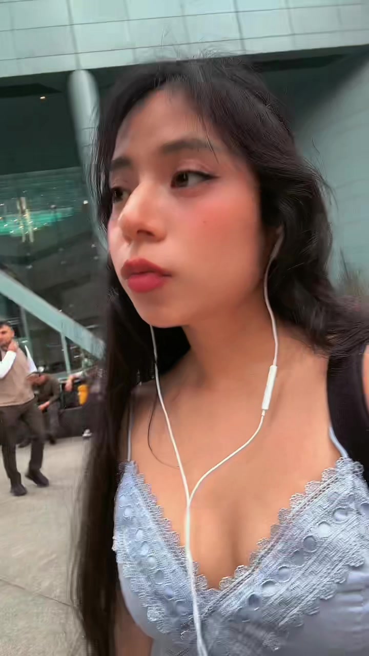 @Luna
