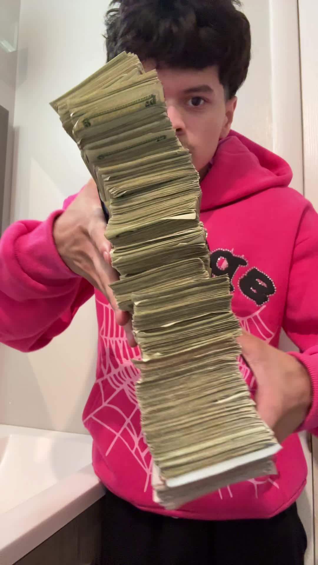 @trapped.julio