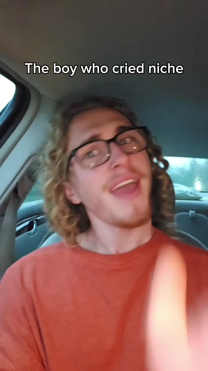 @GoldieGl0cks