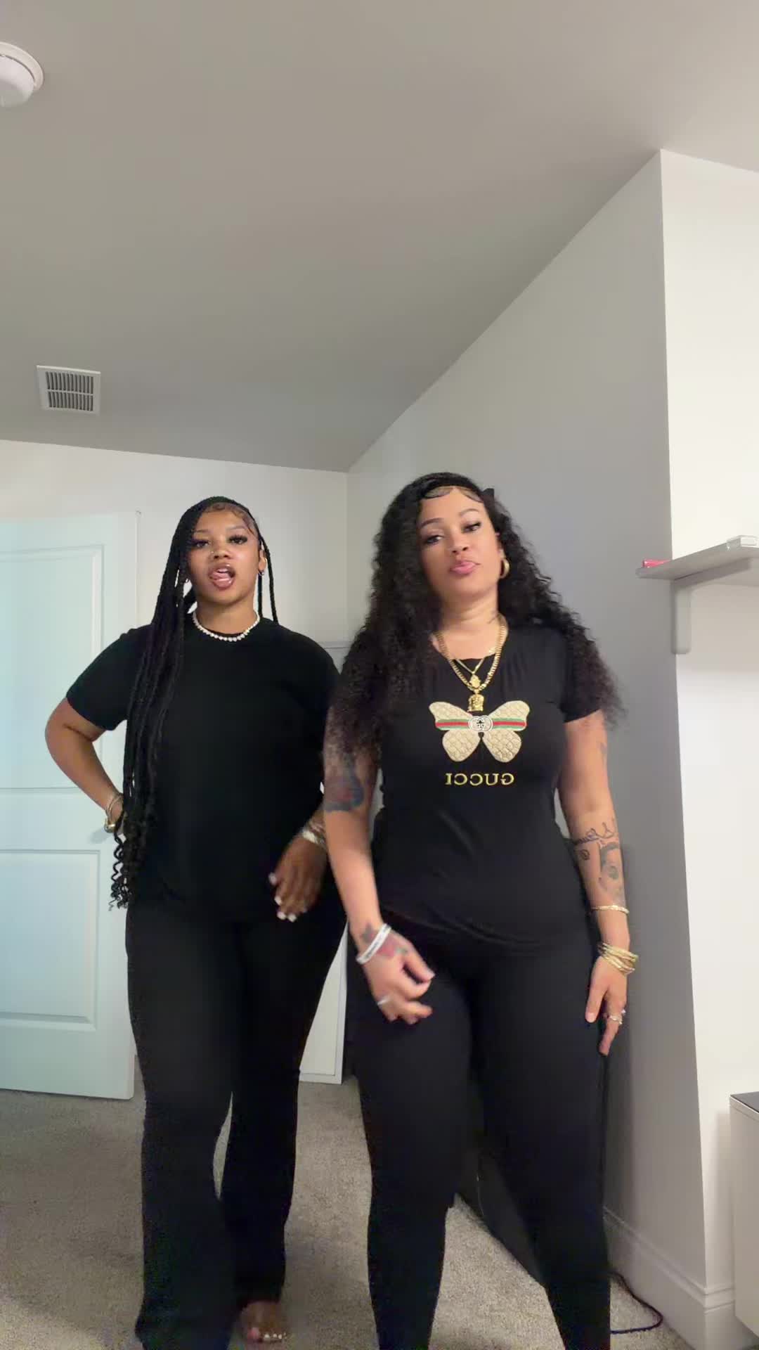 @monique