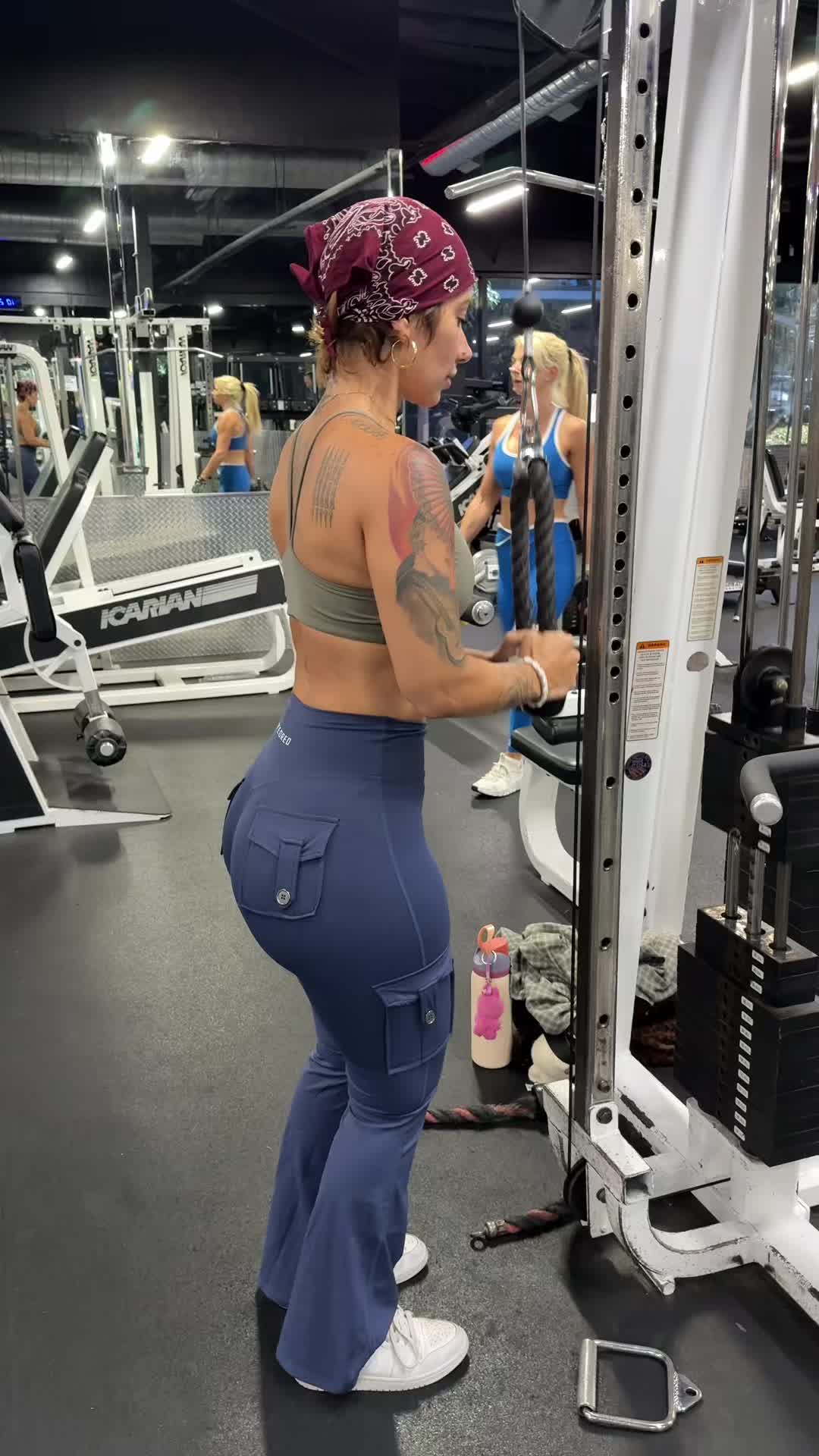 @AlexisthatFox