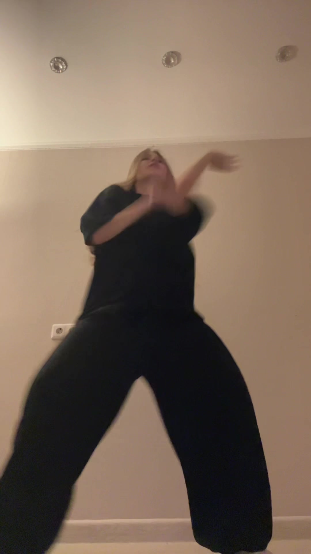 @vvv