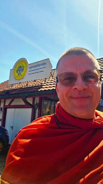 @Dhammaghosananda