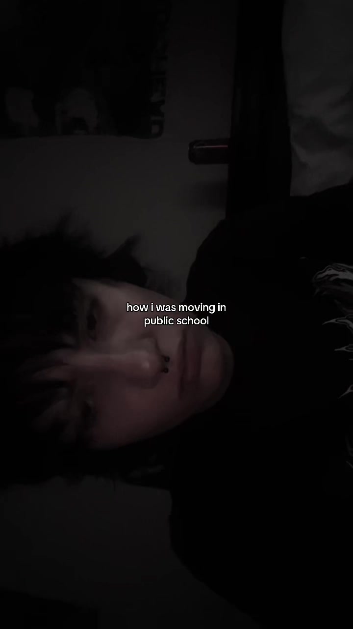 @⌖