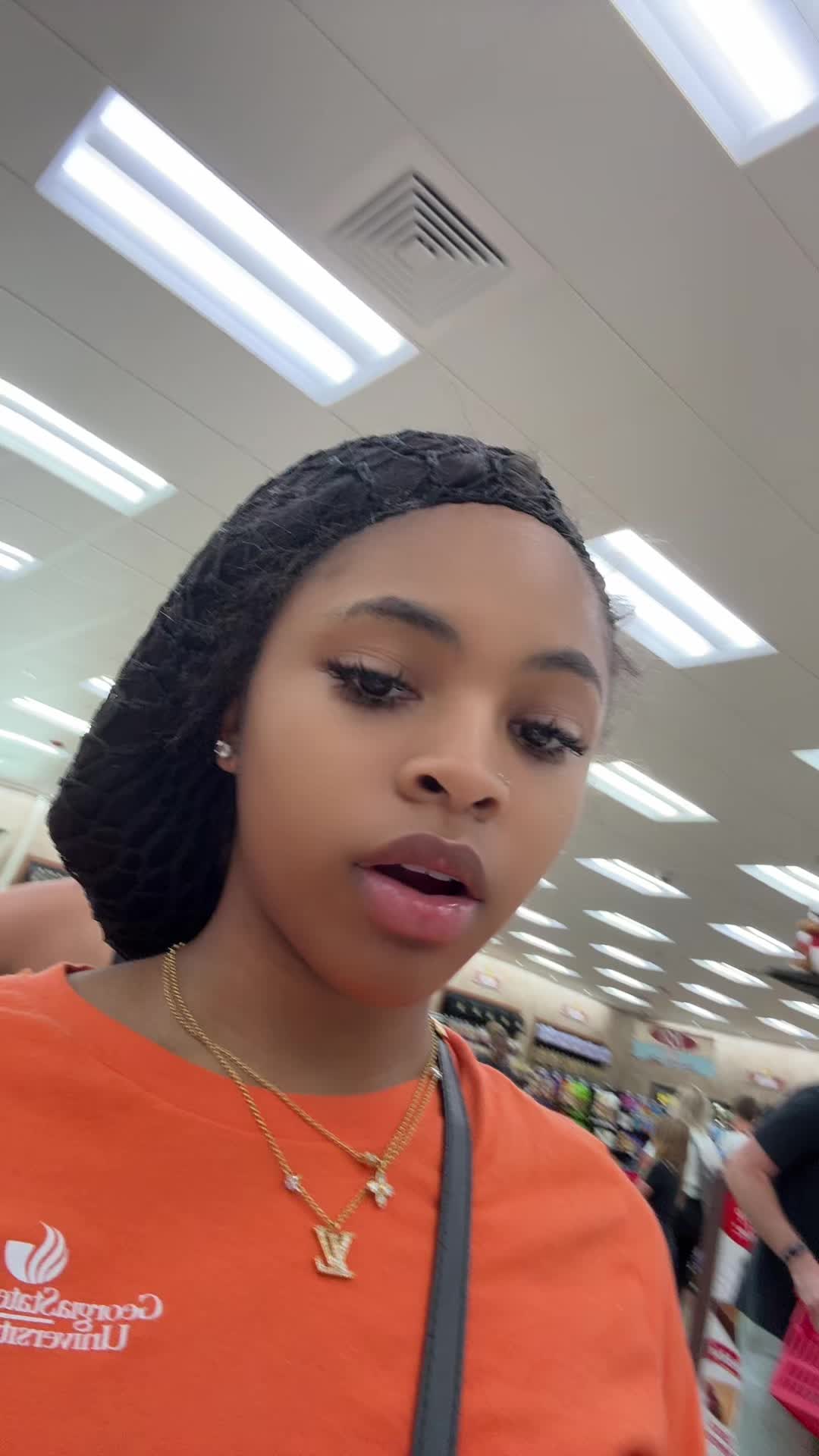 @ilovevintagechanelly