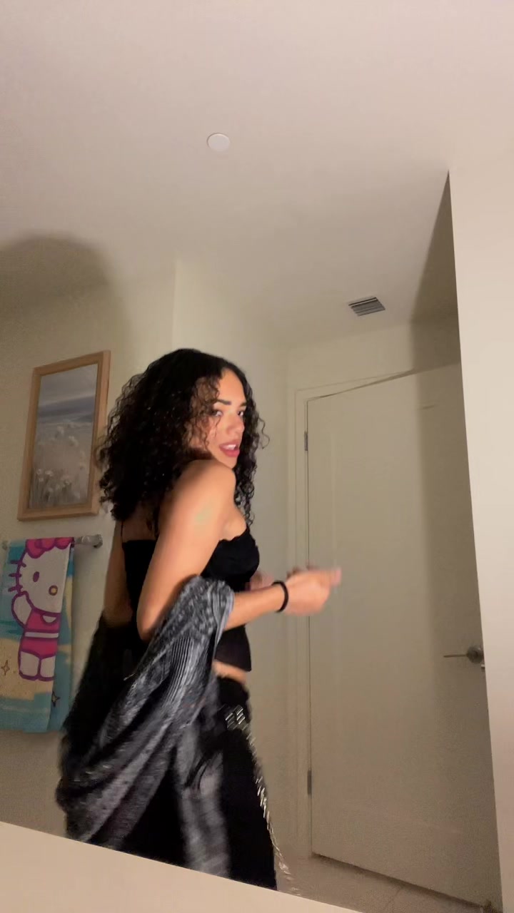 @𝜗𝜚Daniela