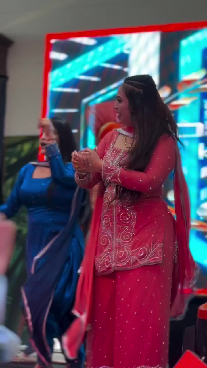 @Aj_Malika011