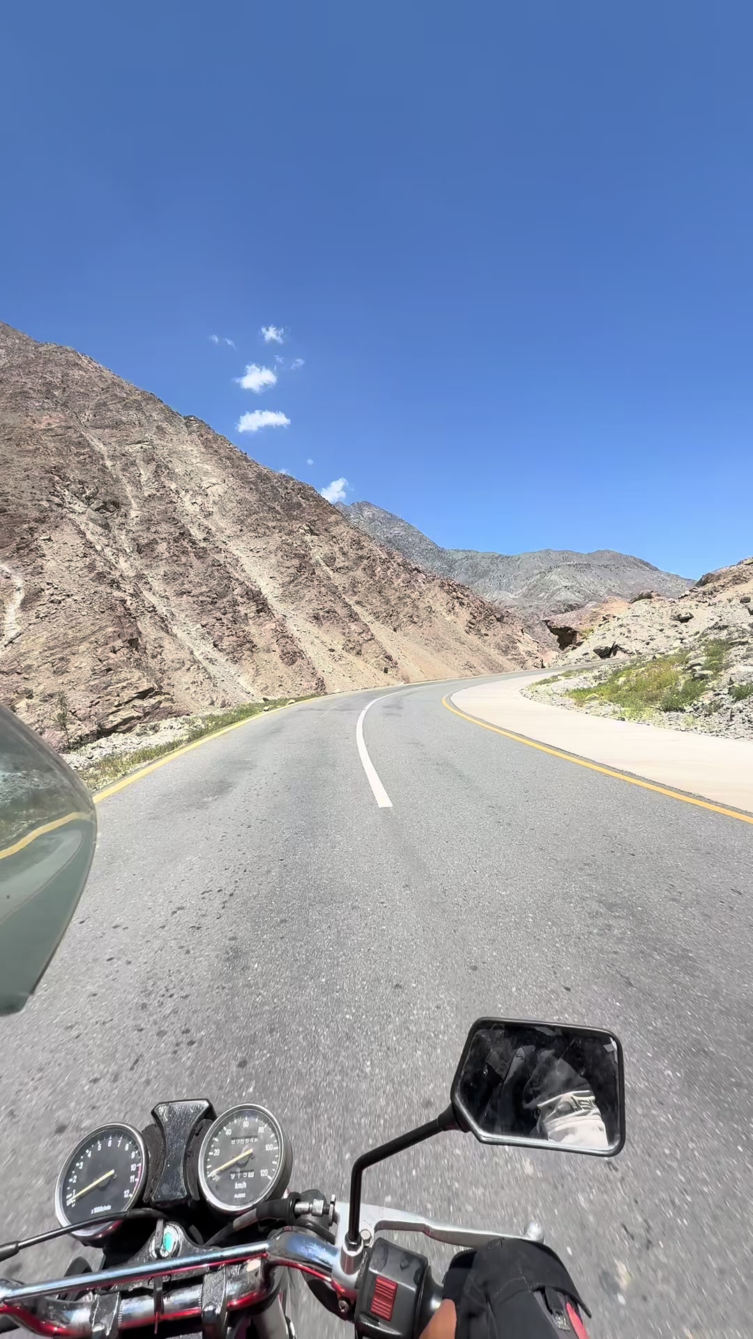 @Ewaaj Khan 🇵🇰