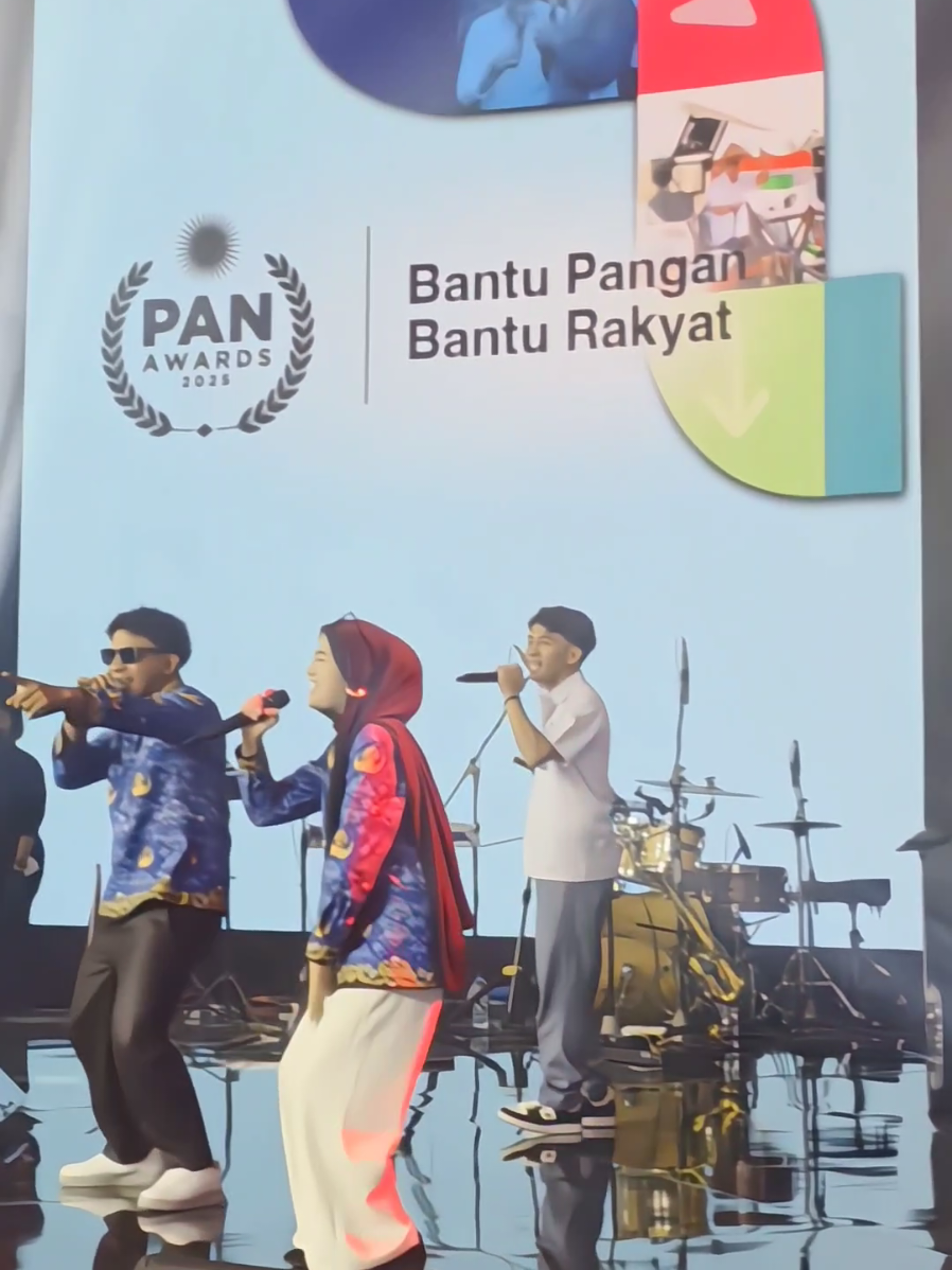 @Gubernur Merah Putih