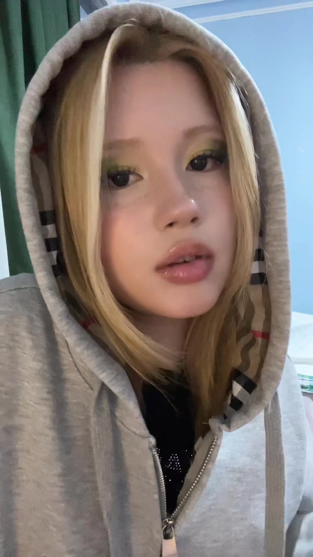 @elliflly