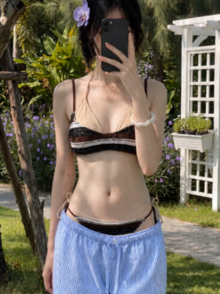 @Bikini Girl