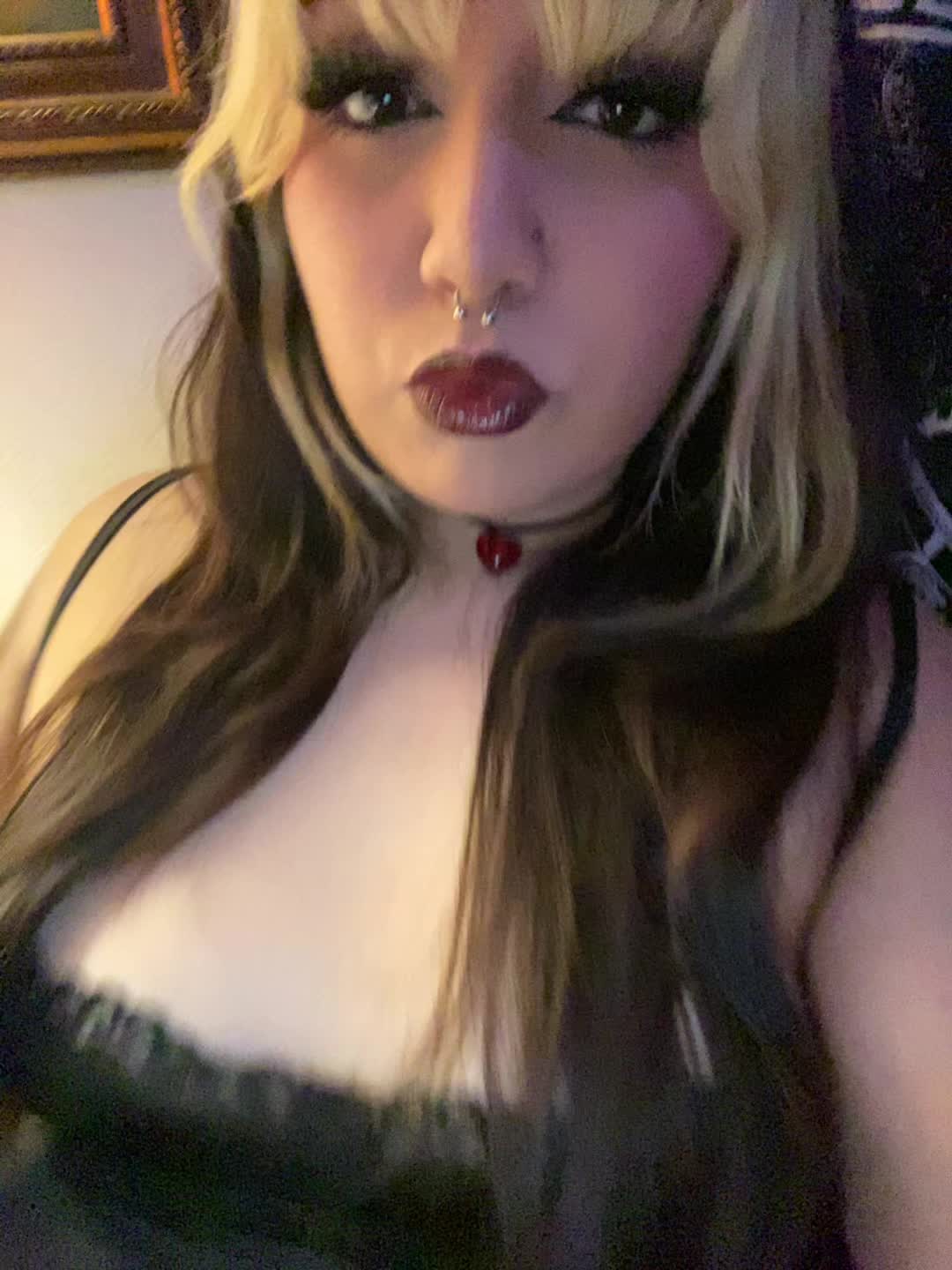 @Nayeli🦇🩸💋