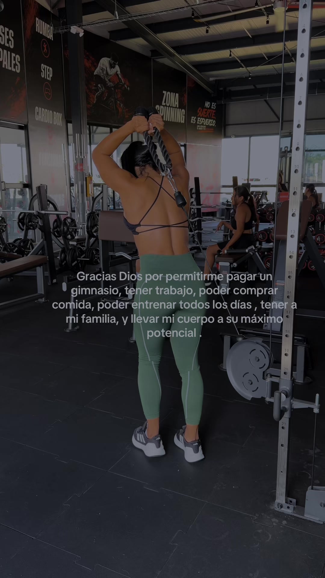 @lillymolinafit