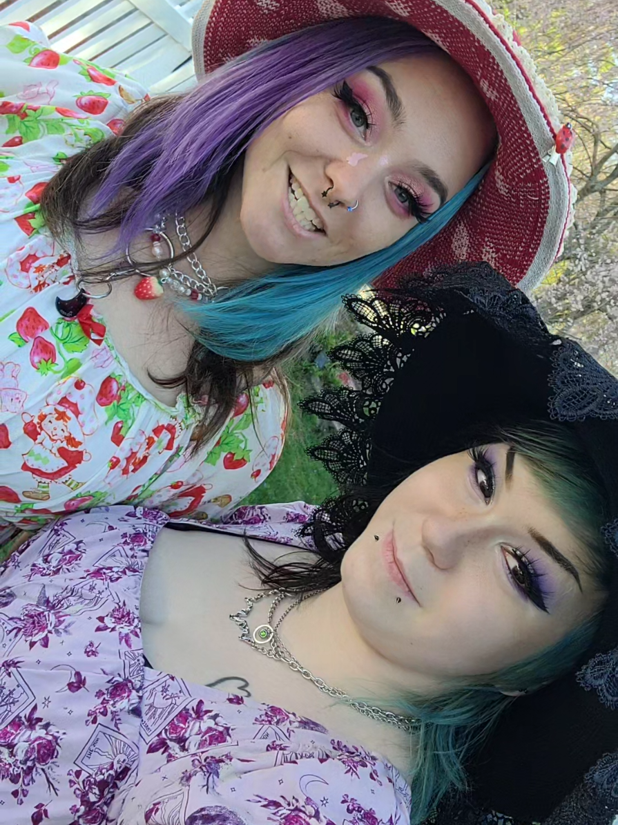 @Rainbow🏳️🌈Artist/Streamer🍃